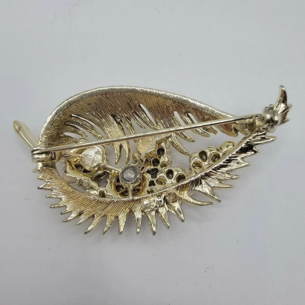 Vintage Signed Coro Rhinestone Brooch Pin Bling Sparkly‎ Leaf